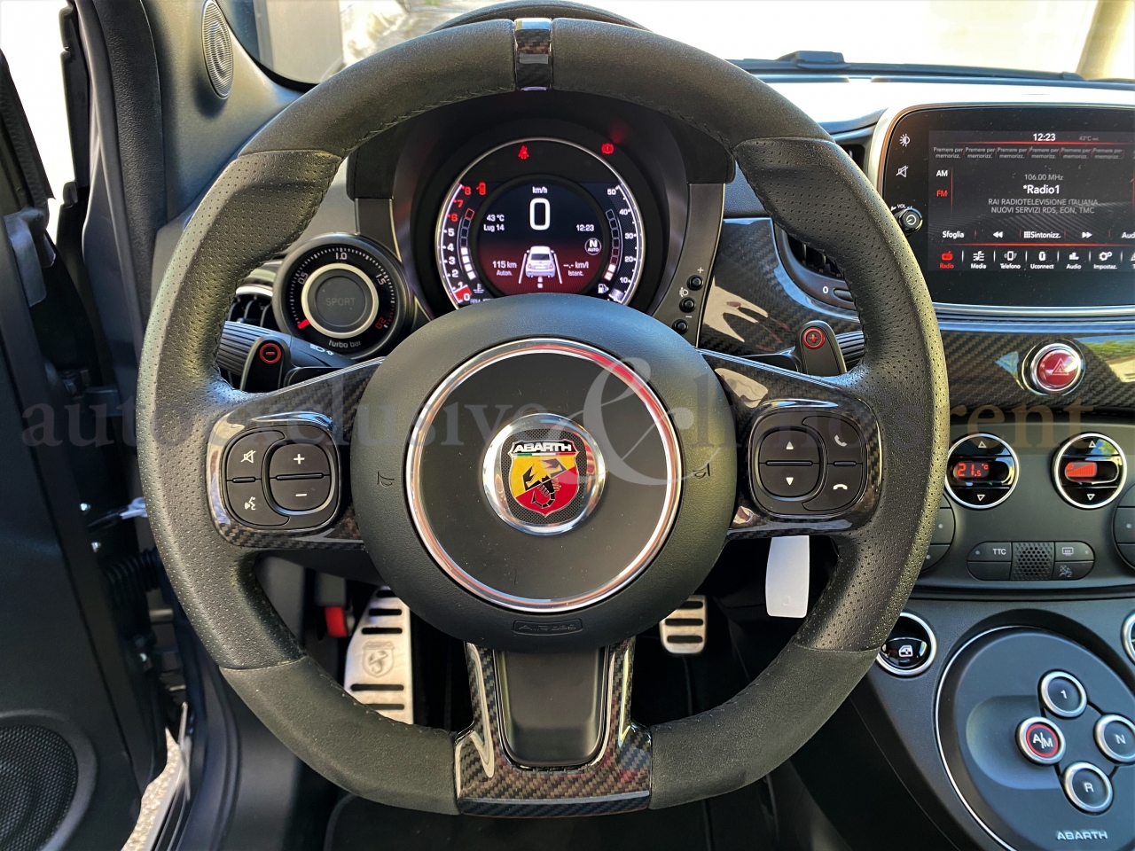 Autoexclusive & Limosrent - Abarth 595 Competizione 70 Anniversario